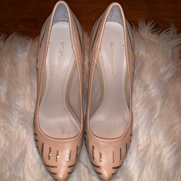 BCBGeneration Nude Metallic Platform Pumps - Picture 5 of 8